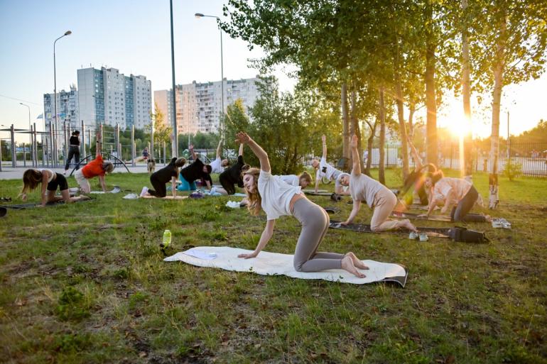 «Уличный спортзал» продолжает радовать новыми тренировками!